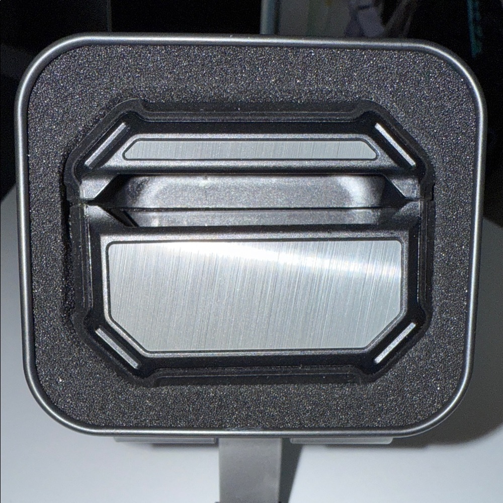 GROOVE CASE BLACK/GUN METAL ALUMINUM AIRPODS PRO